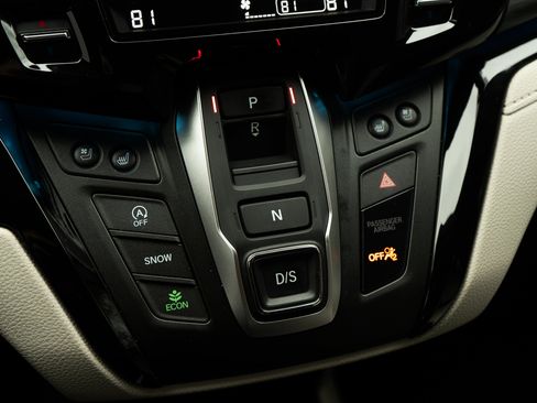 Used 2025 Honda Odyssey Elite image 34