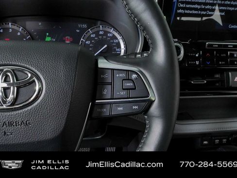Used 2021 Toyota Highlander Platinum AWD/4WD image 10