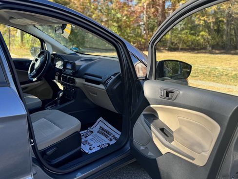 Used 2018 Ford EcoSport S image 8