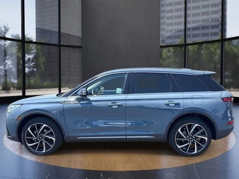 Certified 2025 Lincoln Corsair Reserve AWD/4WD image 5