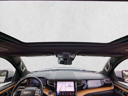 Used 2022 Jeep Grand Wagoneer Series III w/ Flexible Seating Group AWD/4WD image 20