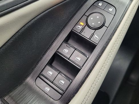 Used 2024 Nissan Rogue SV FWD image 27