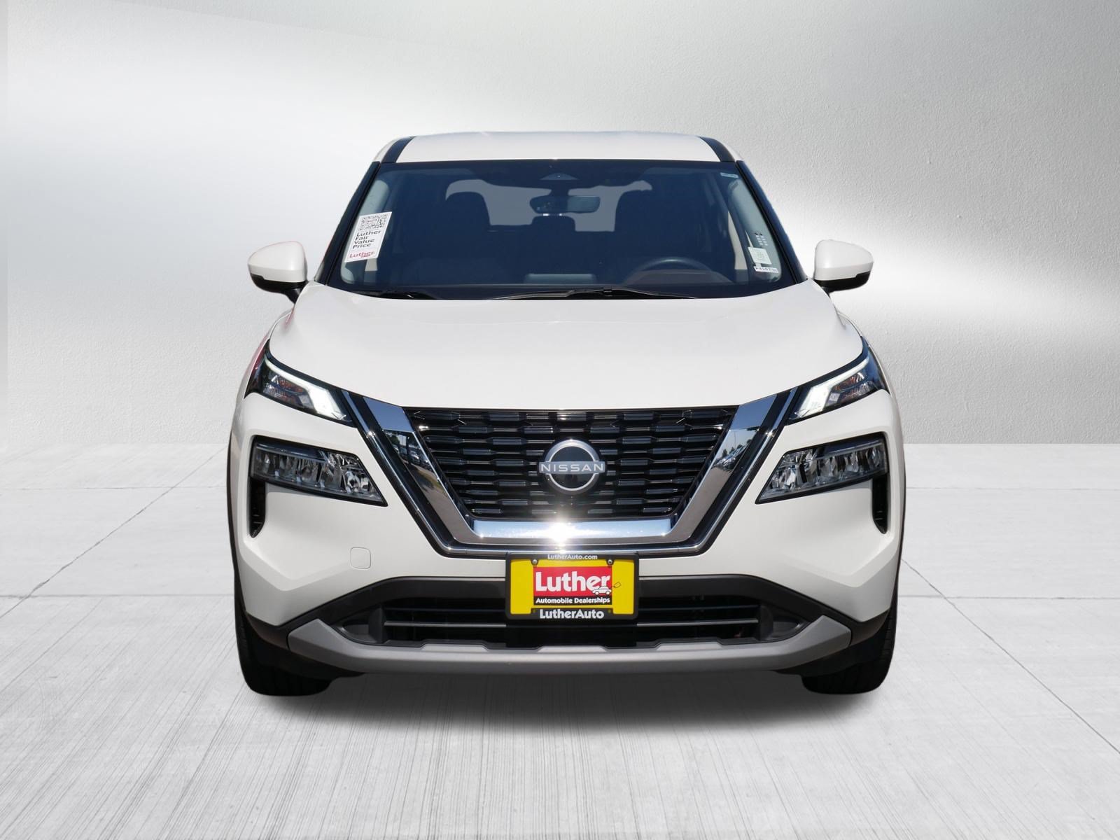 Used 2023 Nissan Rogue SV AWD/4WD image 2