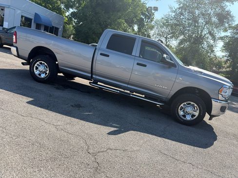 Used 2022 RAM 3500 Tradesman AWD/4WD image 3