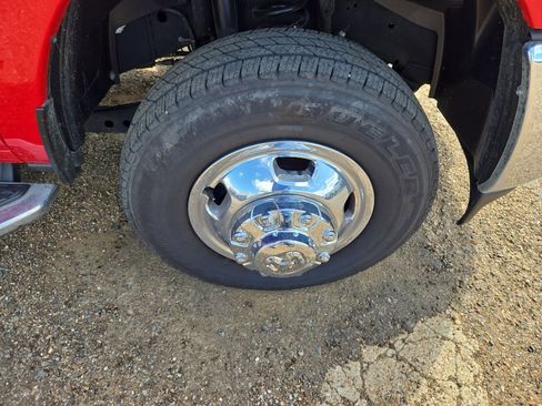 Used 2024 RAM 3500 Tradesman w/ Chrome Appearance Group AWD/4WD image 15
