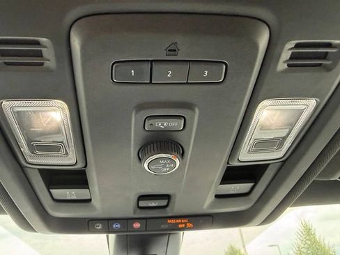 Used 2021 Chevrolet Tahoe LT AWD/4WD image 12