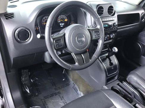 Used 2017 Jeep Patriot Sport image 9