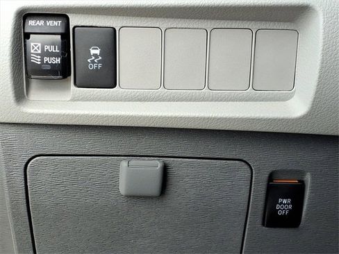 Used 2020 Toyota Sienna image 22