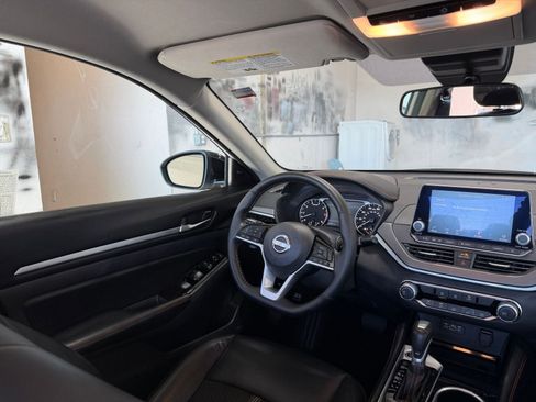 Used 2025 Nissan Altima 2.5 SR image 33