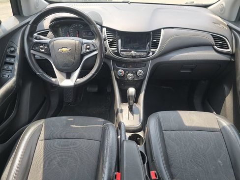 Used 2019 Chevrolet Trax LT w/ LT Convenience Package AWD/4WD image 19