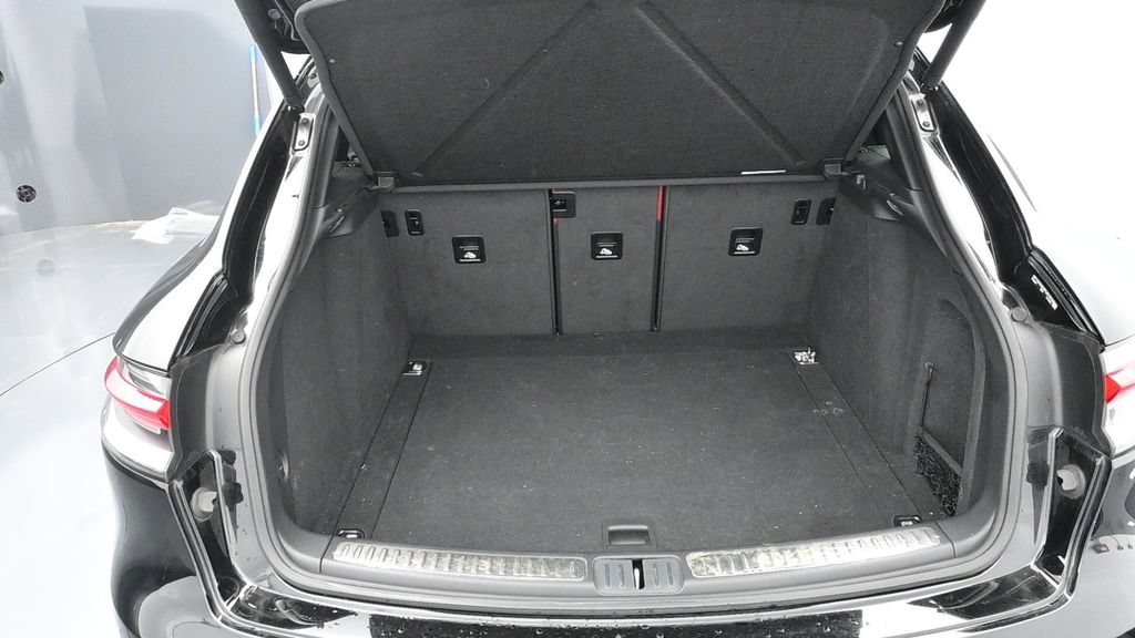 Certified 2023 Porsche Macan AWD/4WD image 14