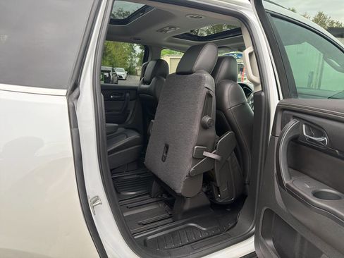 Used 2017 Chevrolet Traverse LT FWD image 36