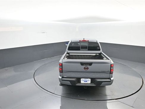 Used 2022 Nissan Frontier PRO-4X image 18