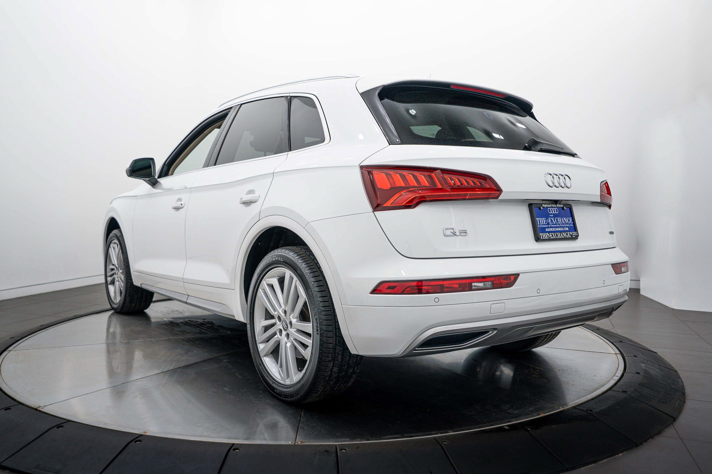 Used 2019 Audi Q5 2.0T Premium Plus w/ Premium Plus Package AWD/4WD image 4