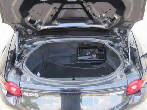 Used 2024 MAZDA MX-5 Miata RF Grand Touring image 25