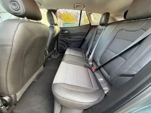 Used 2025 Chevrolet Trax LT image 23