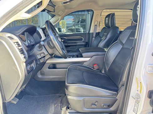 Used 2022 RAM 3500 Laramie AWD/4WD image 13