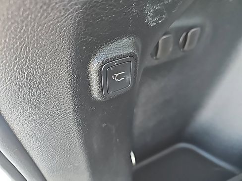 Used 2019 Jeep Cherokee Trailhawk w/ Comfort/Convenience Group image 26