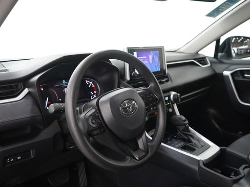 Used 2025 Toyota RAV4 XLE AWD/4WD image 24