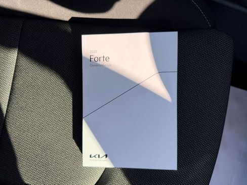 Used 2022 Kia Forte LXS image 29