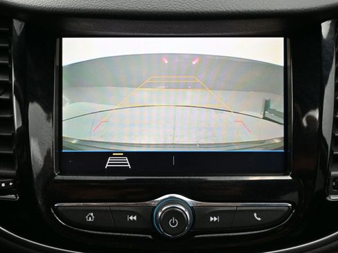 Used 2022 Chevrolet Trax LT w/ Midnight Edition image 16