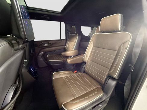 Used 2025 GMC Yukon XL Denali Ultimate AWD/4WD image 24