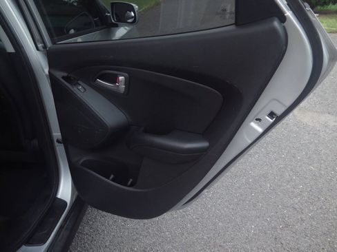 Used 2013 Hyundai Tucson GLS AWD/4WD image 17