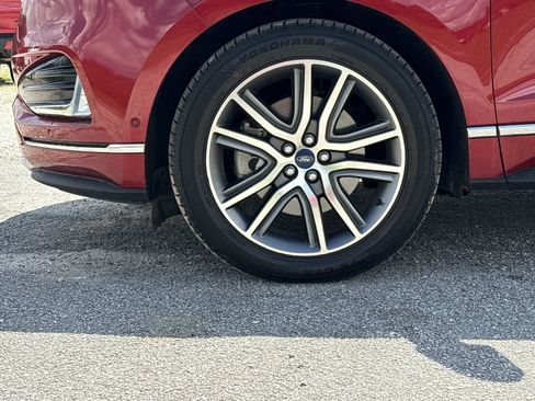 Used 2019 Ford Edge Titanium w/ Equipment Group 301A AWD/4WD image 9