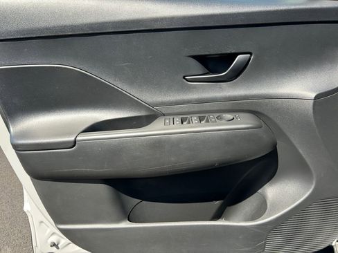 Used 2025 Hyundai Kona SEL AWD/4WD image 20