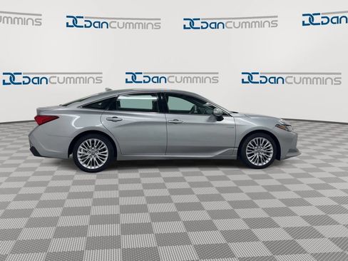 Used 2021 Toyota Avalon Limited w/ Advanced Safety Package FWD image 9