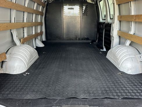 Certified 2024 GMC Savana 2500 w/ Driver Convenience Package image 15