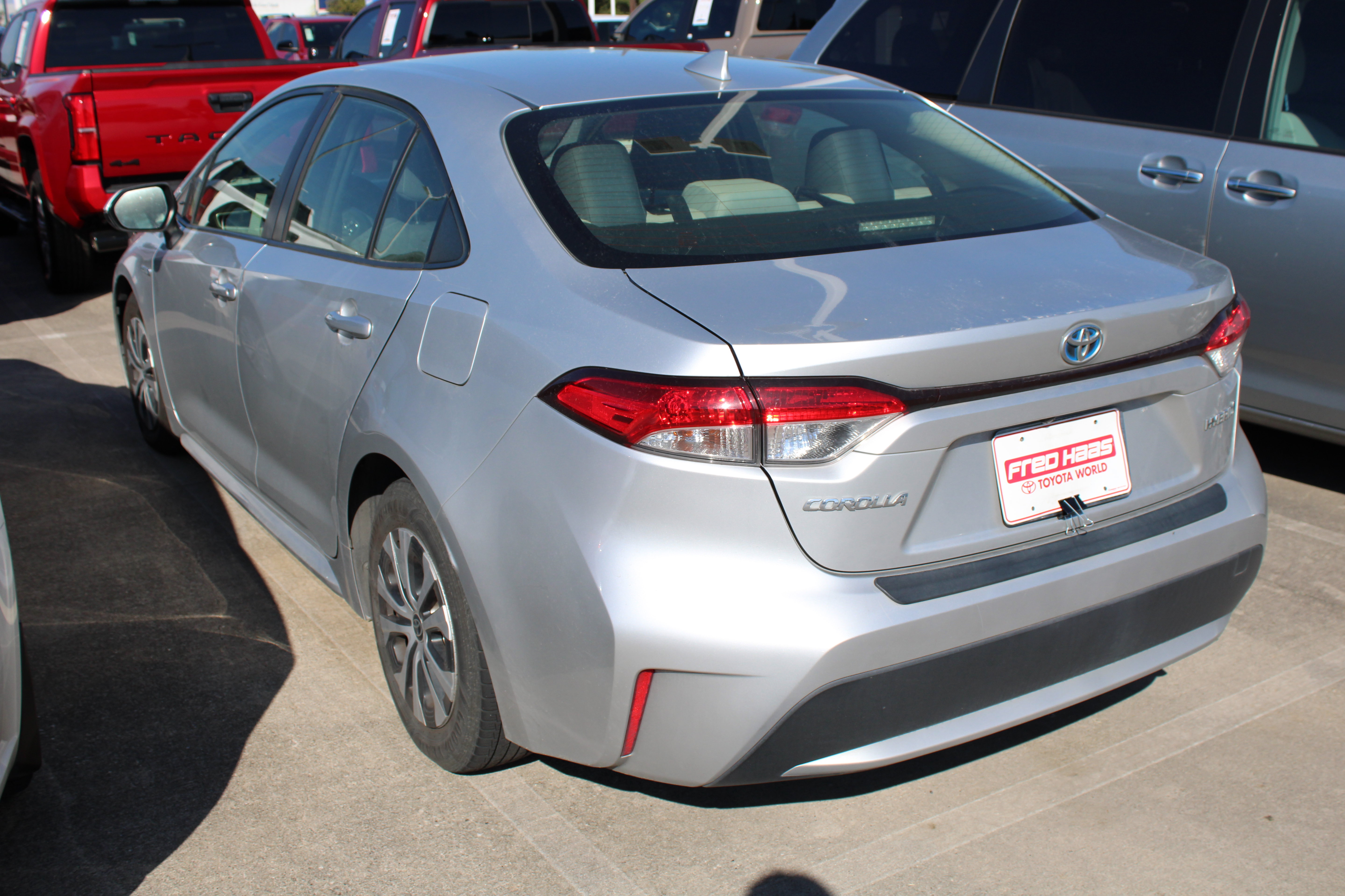 Used 2020 Toyota Corolla LE w/ Carpet Mat Package (TMS) FWD image 5