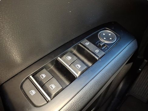 Used 2023 Kia Soul LX image 25