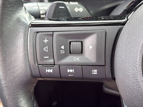 Used 2023 Nissan Rogue Platinum w/ Platinum Premium Package AWD/4WD image 16