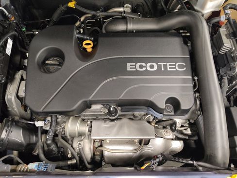 Used 2019 Chevrolet Equinox LS image 30