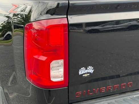 Used 2018 Chevrolet Silverado 1500 LTZ Z71 w/ Redline Edition AWD/4WD image 20