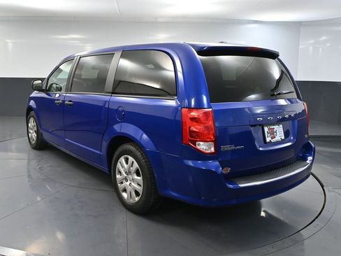 Used 2019 Dodge Grand Caravan SE w/ UConnect Hands-Free Group image 9