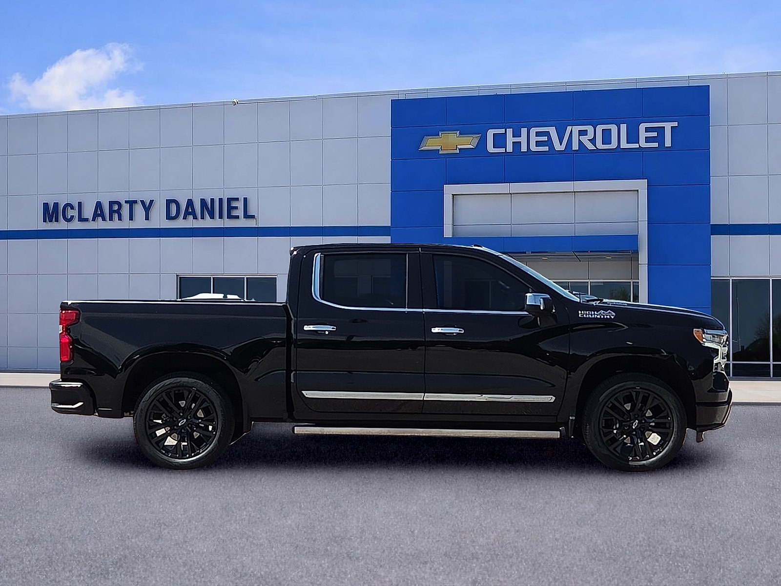 Used 2025 Chevrolet Silverado 1500 High Country AWD/4WD image 6