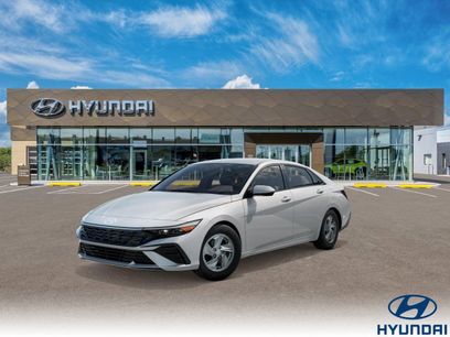 New 2025 Hyundai Elantra SE