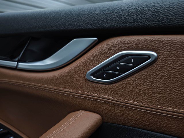 Used 2022 Maserati Levante GT AWD/4WD image 31