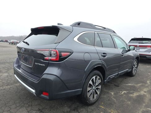 Used 2023 Subaru Outback Limited image 2