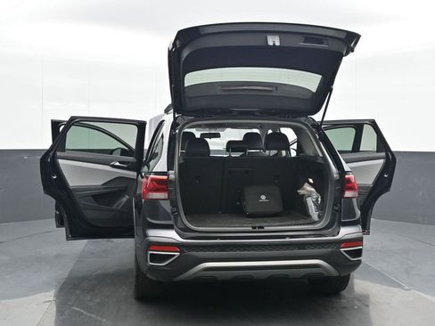 Used 2022 Volkswagen Taos SE image 25