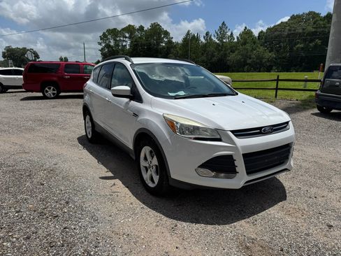 Used 2015 Ford Escape SE w/ Equipment Group 201A FWD image 10