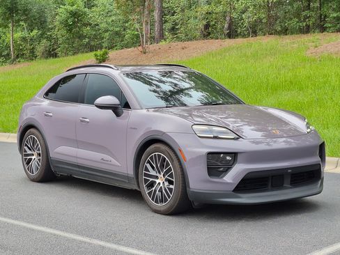 Certified 2025 Porsche Macan 4 Electric AWD/4WD image 26