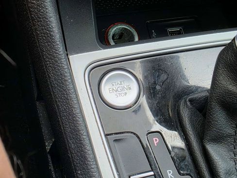 Used 2019 Volkswagen Passat 2.0T Wolfsburg w/ Wheels & Sunroof Package image 24