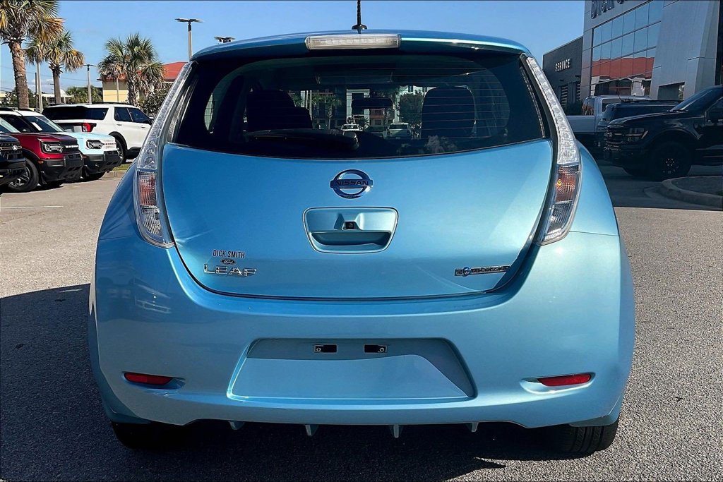 Used 2015 Nissan Leaf S w/ Charge Package FWD image 5