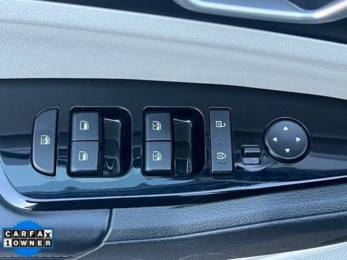 Used 2023 Kia Sportage EX image 18