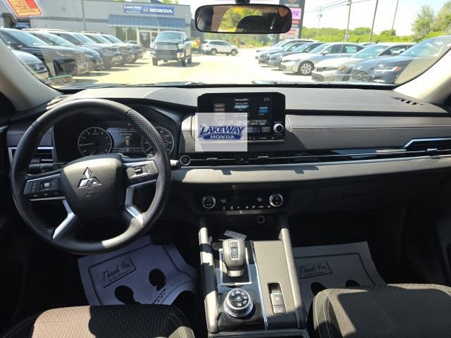 Used 2024 Mitsubishi Outlander ES AWD/4WD image 10