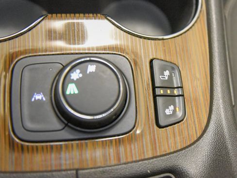 Used 2021 GMC Acadia SLE w/ Driver Convenience Package image 28