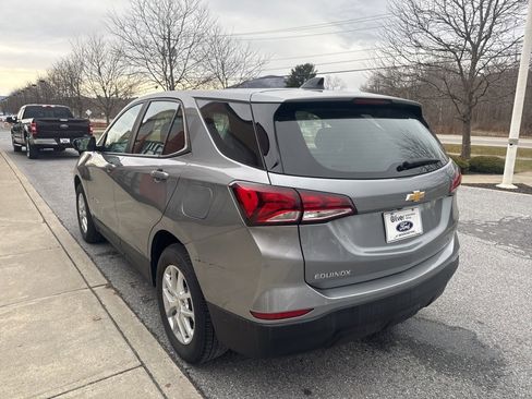 Used 2023 Chevrolet Equinox LS image 5